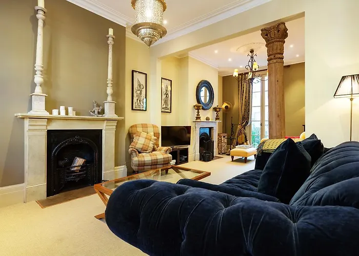 Private Veeve - Townhouse By The River London