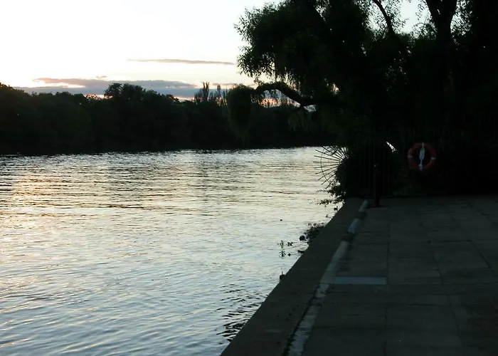 ロンドン Chiswick Riviera With Free Parking Bed & Breakfast