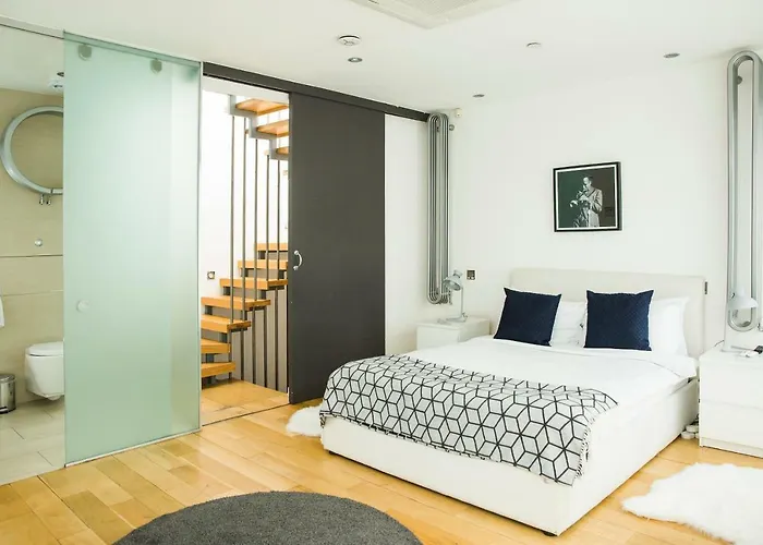 The Holborn Lights - Modern 3Bdr Home With Rooftop Terrace & Garage London