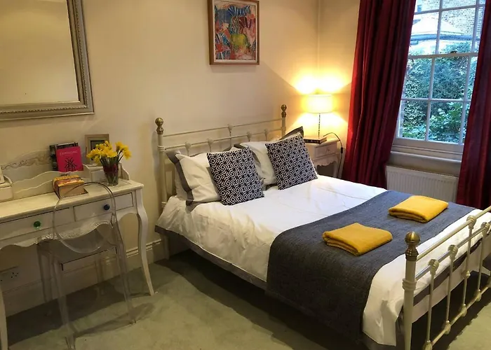 Luxury Central London 3 Bedroom Family House